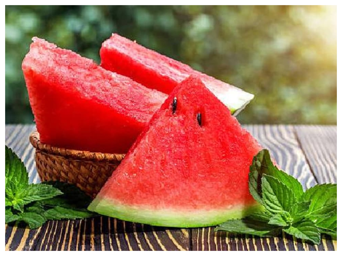 Watermelon in the fridge: क्या फ्रिज में रखा तरबूज सच में बन जाता है ज़हर? सेहत के लिए खतरा या गलतफहमी? जानिए सच्चाई - Photo Gallery