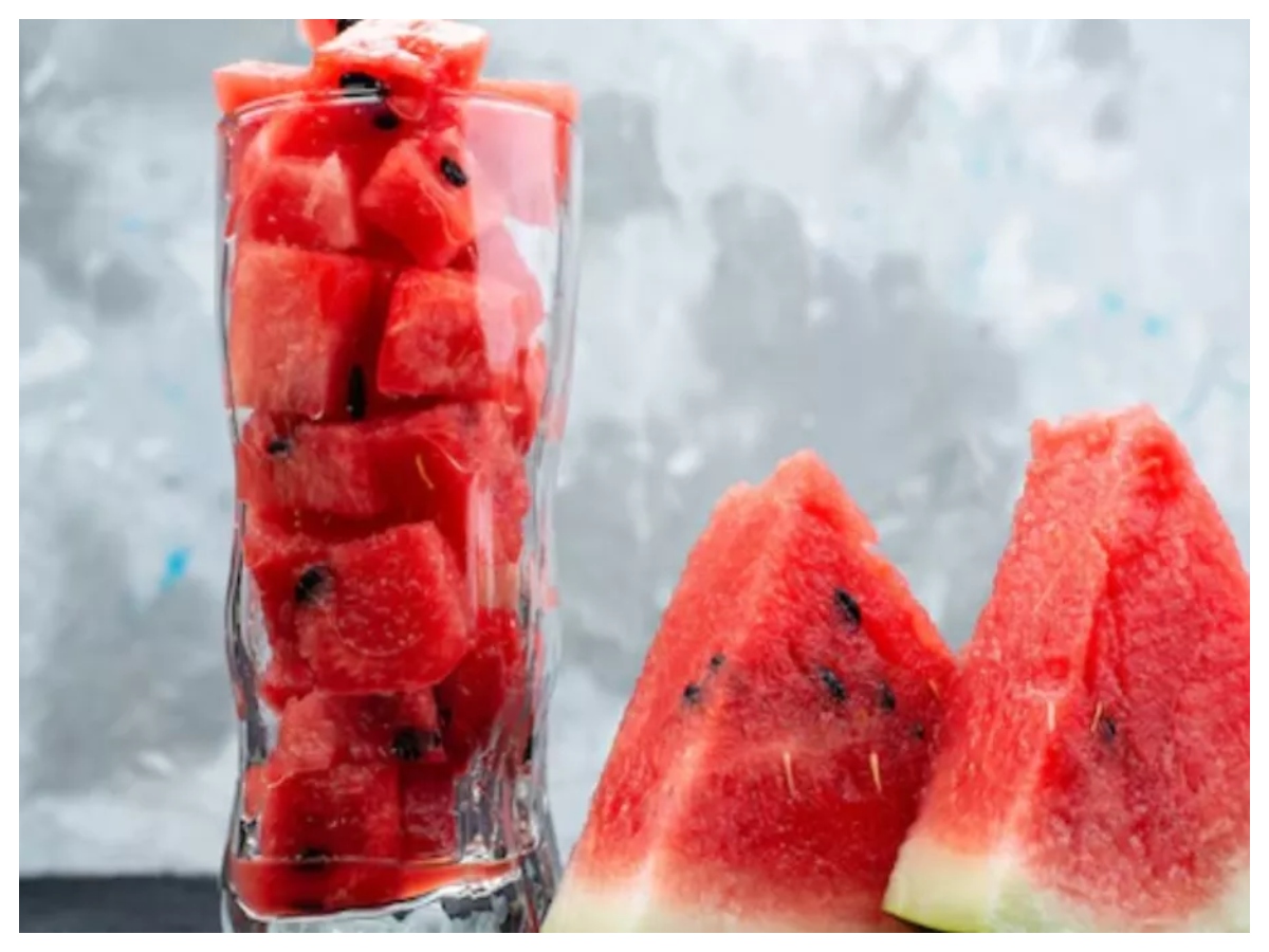 Watermelon in the fridge: क्या फ्रिज में रखा तरबूज सच में बन जाता है ज़हर? सेहत के लिए खतरा या गलतफहमी? जानिए सच्चाई - Photo Gallery