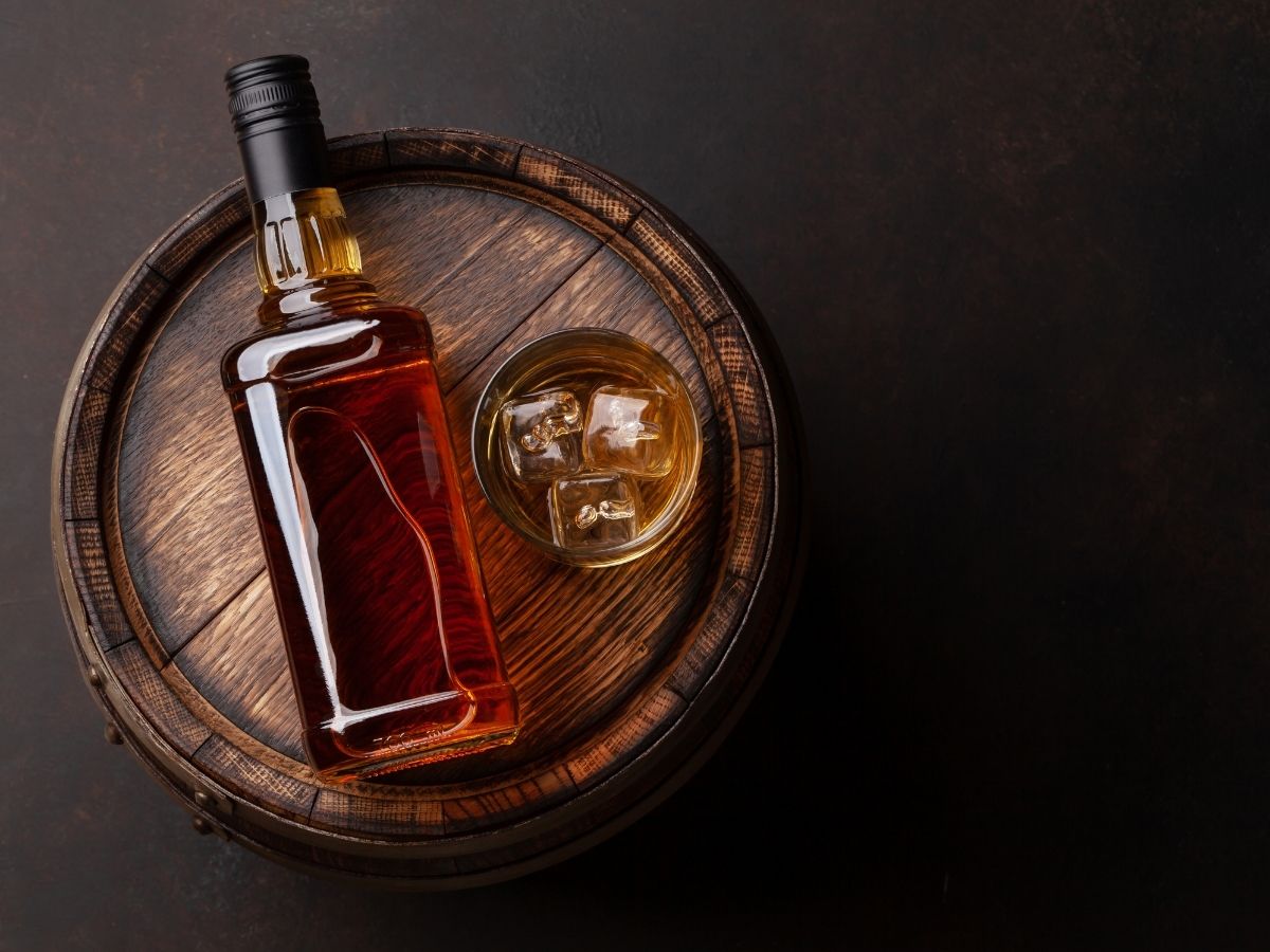 न गोली, न बम…व्हिस्की से 38 साल तक भिड़े दो देश, दुनिया की सबसे अजीब जंग - Photo Gallery