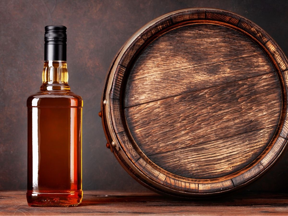 न गोली, न बम…व्हिस्की से 38 साल तक भिड़े दो देश, दुनिया की सबसे अजीब जंग - Photo Gallery